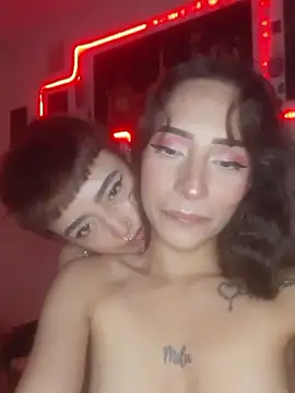 AlexxaAndRileyy's cam snapshot