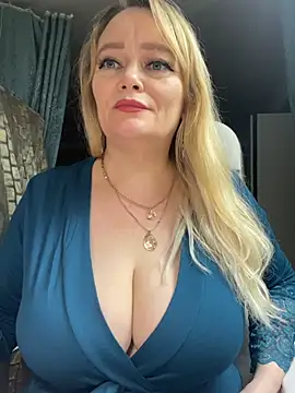 Sweet-blonde live sex cam