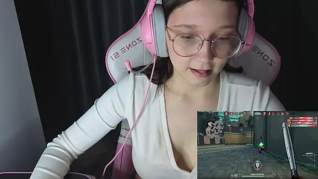 Pink-Aura-'s cam snapshot