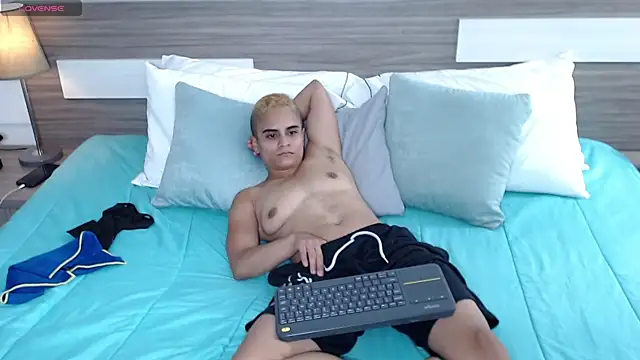 Liiamthompson live sex cam