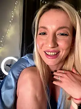 Ella_Charm's cam snapshot