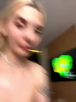 Luv_Doll's cam snapshot