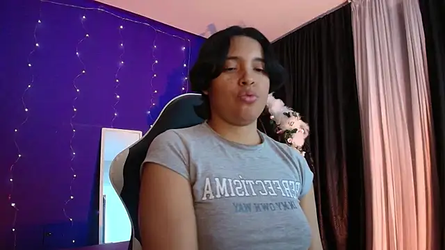 Emmapark_'s cam snapshot