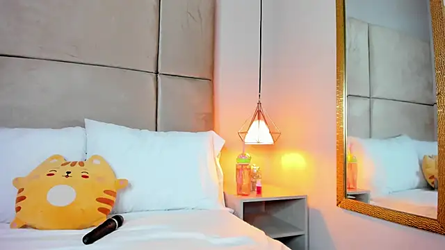 angelaG1's cam snapshot