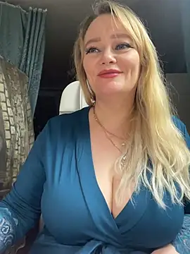 Sweet-blonde's cam snapshot