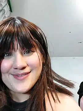 ItsNaiixa live sex cam