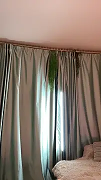 FannyRayy's cam snapshot