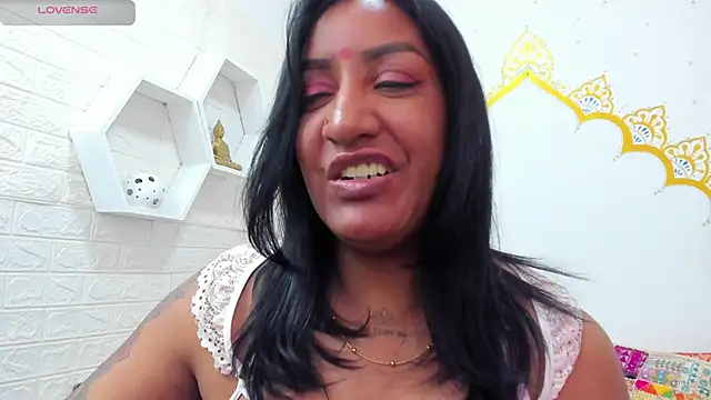 LadyNahir live sex cam