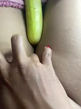 Suri_k3 live sex cam