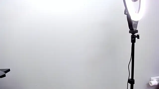 SAMMYLEWISMD's cam snapshot