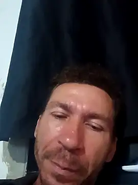 RobertoLuiz84 live sex cam