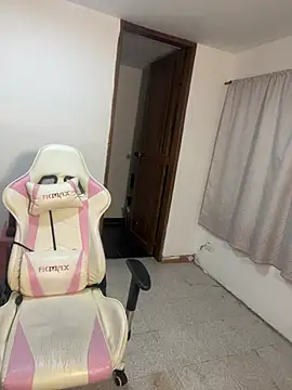 emma_hot2006's cam snapshot