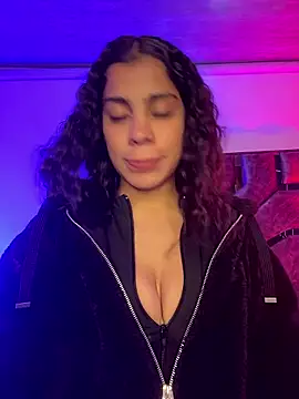 NINA_18_YEARS's cam snapshot