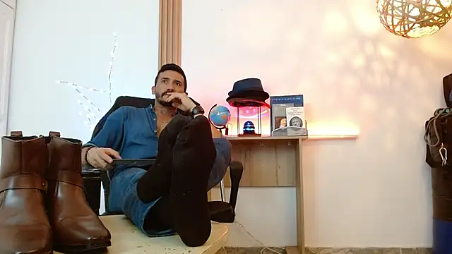 Reiko_85_'s cam snapshot