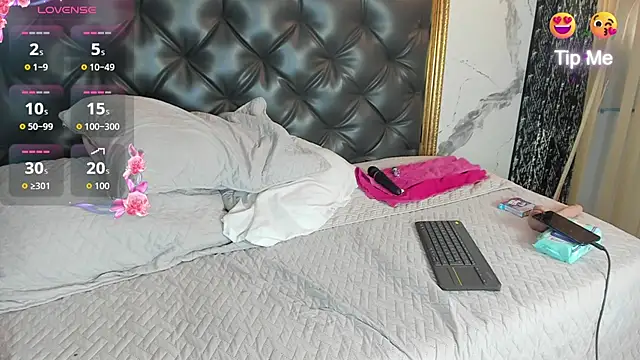 DalayMoore's cam snapshot