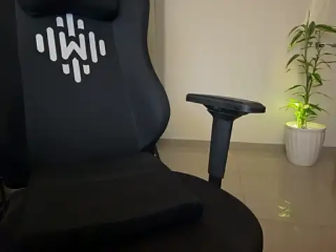 WavyBud39's cam snapshot