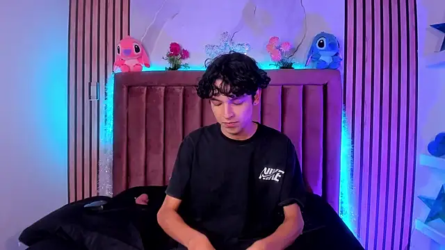 SthepanodiMonaco's cam snapshot