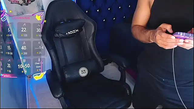 adamhairy's cam snapshot