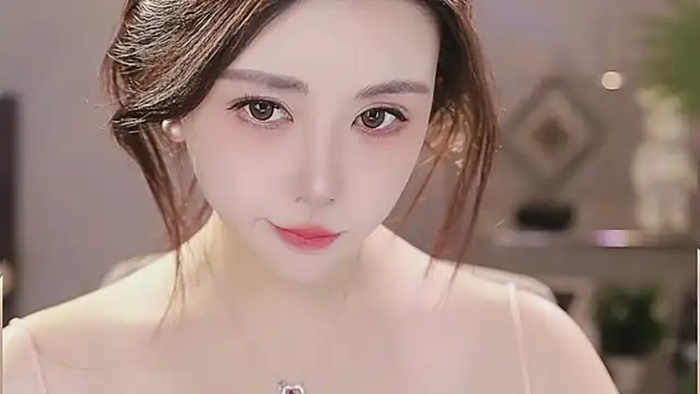 Qiaoqiao__ live sex cam