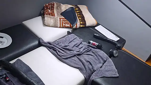 slavic_boy_39 live sex cam