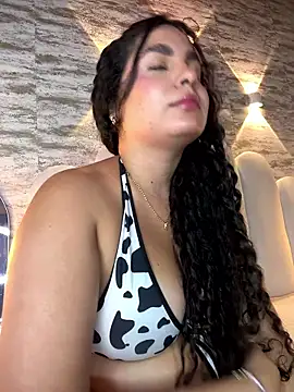 Yassy_vazquez live sex cam