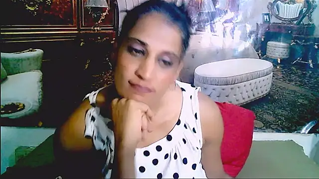 IndianSexcSmyle live sex cam