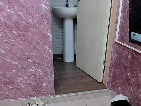 Naughty_Mely_'s cam snapshot