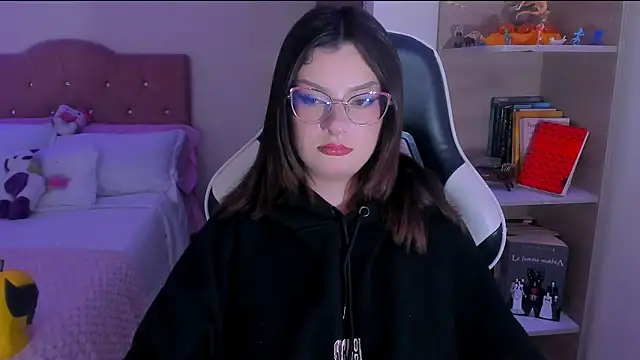 OphelianaRose33 live sex cam