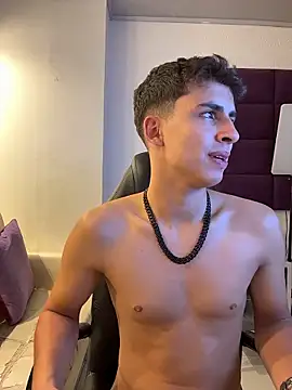 AdrianRinaldi live sex cam