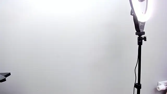 SAMMYLEWISMD's cam snapshot