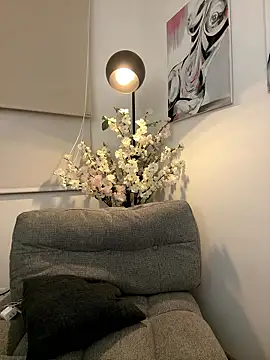 Rae_Lil_White live sex cam