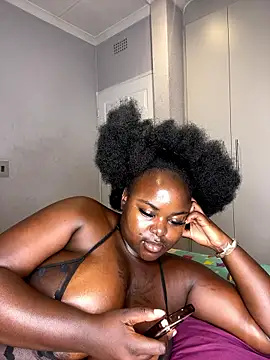 Honeycoco0211 live sex cam