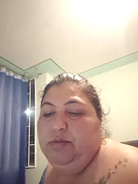 curvy_diva_'s cam snapshot