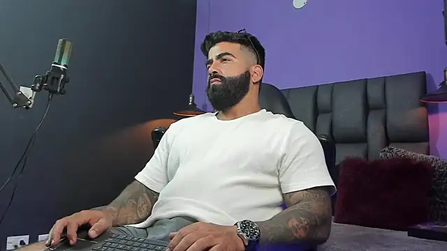 Lyon_vach live sex cam