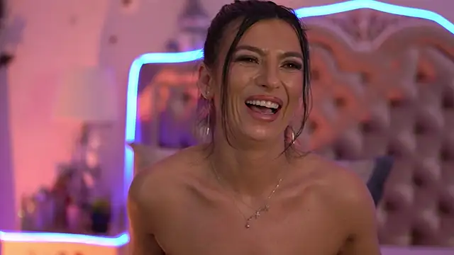 KinkyAmelie's cam snapshot