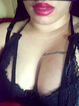 Zouzou_sexy's cam snapshot