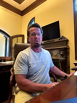 sluttydylan live sex cam