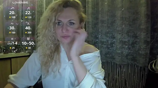 LanaLight_x's cam snapshot