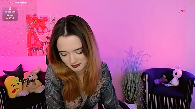 liana_kisses live sex cam