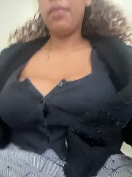 lauraltt live sex cam