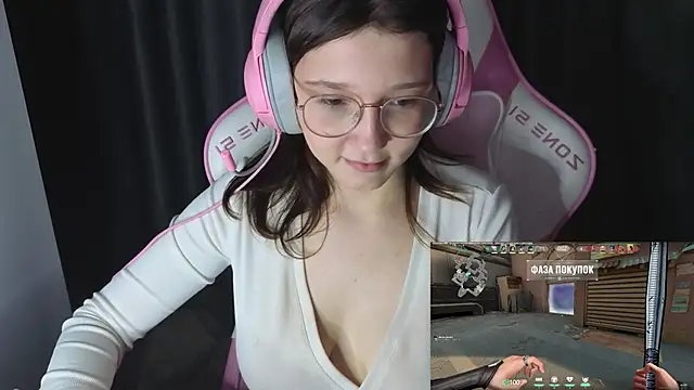 Pink-Aura-'s cam snapshot