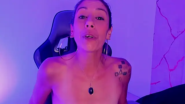 Maya_Storm_'s cam snapshot