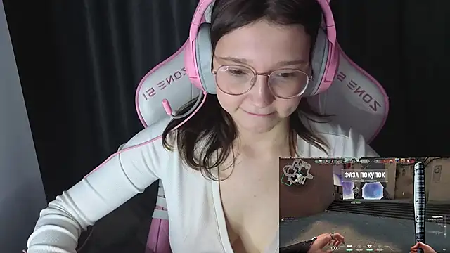 Pink-Aura-'s cam snapshot