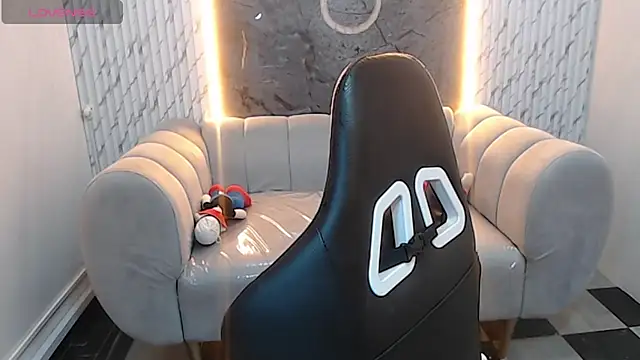 Clhoe_b's cam snapshot