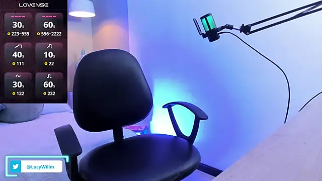 Lucy_Williiams's cam snapshot