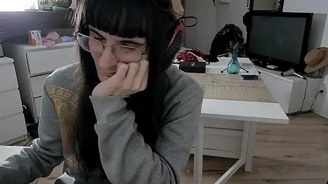 CeriseLapine live sex cam