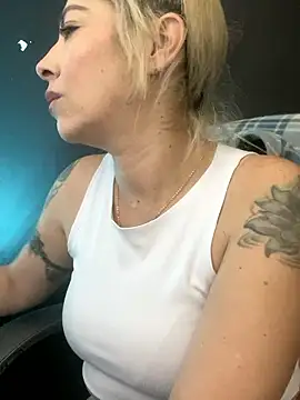 viktoria_davis_'s cam snapshot