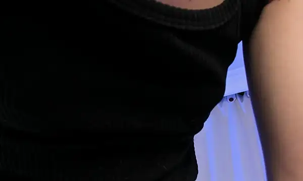 canelleGarces's cam snapshot