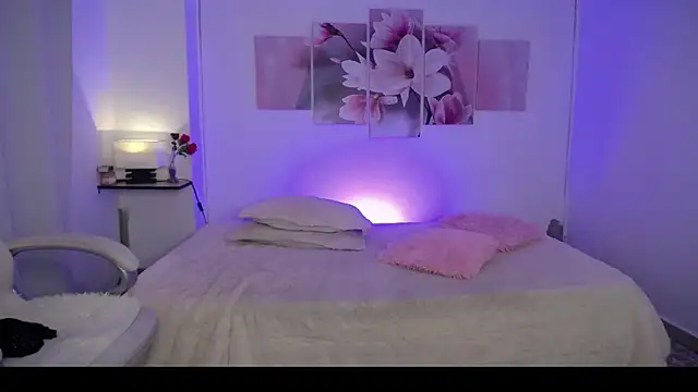 selene_rouse_'s cam snapshot