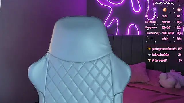 Kiara_myler's cam snapshot